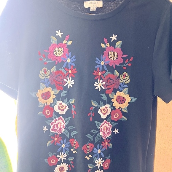 Umgee White Short Sleeve Tee Casual Top floral - Picture 4 of 6